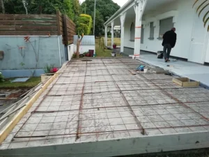 Terrasse escaliers en roche granite gris clair 03263916
