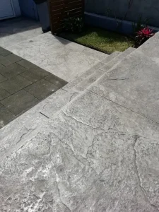 Terrasse escaliers en roche granite gris clair 25710593