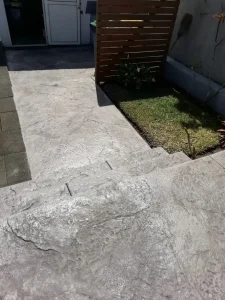 Terrasse escaliers en roche granite gris clair 76059994