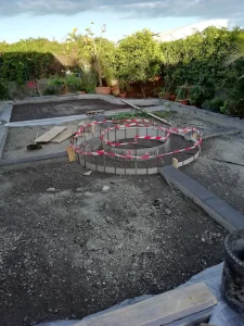 Terrasse et allées piétonnes en béton empreinte et béton balayé 11